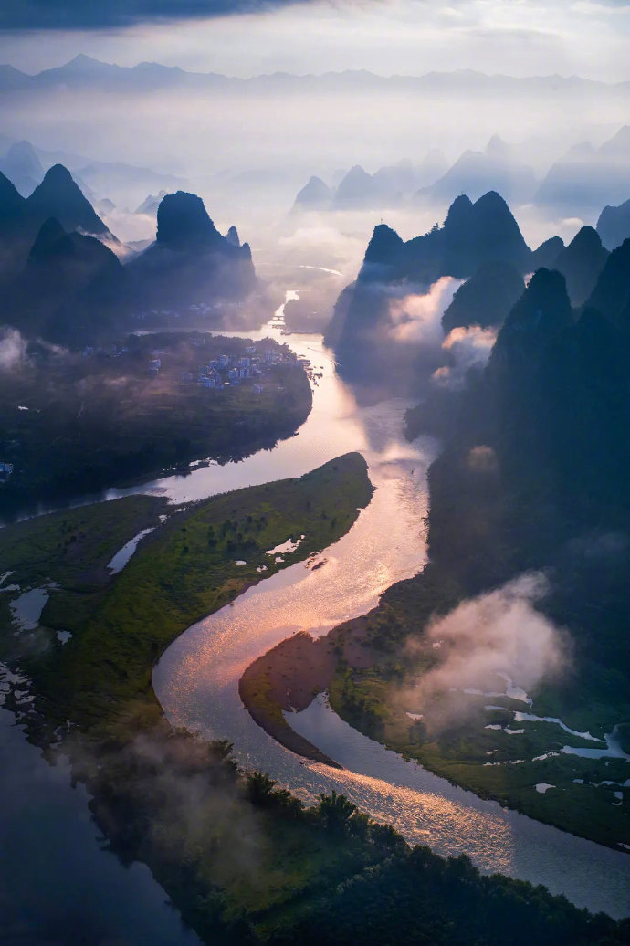 广西小城，阳光下的温馨故事